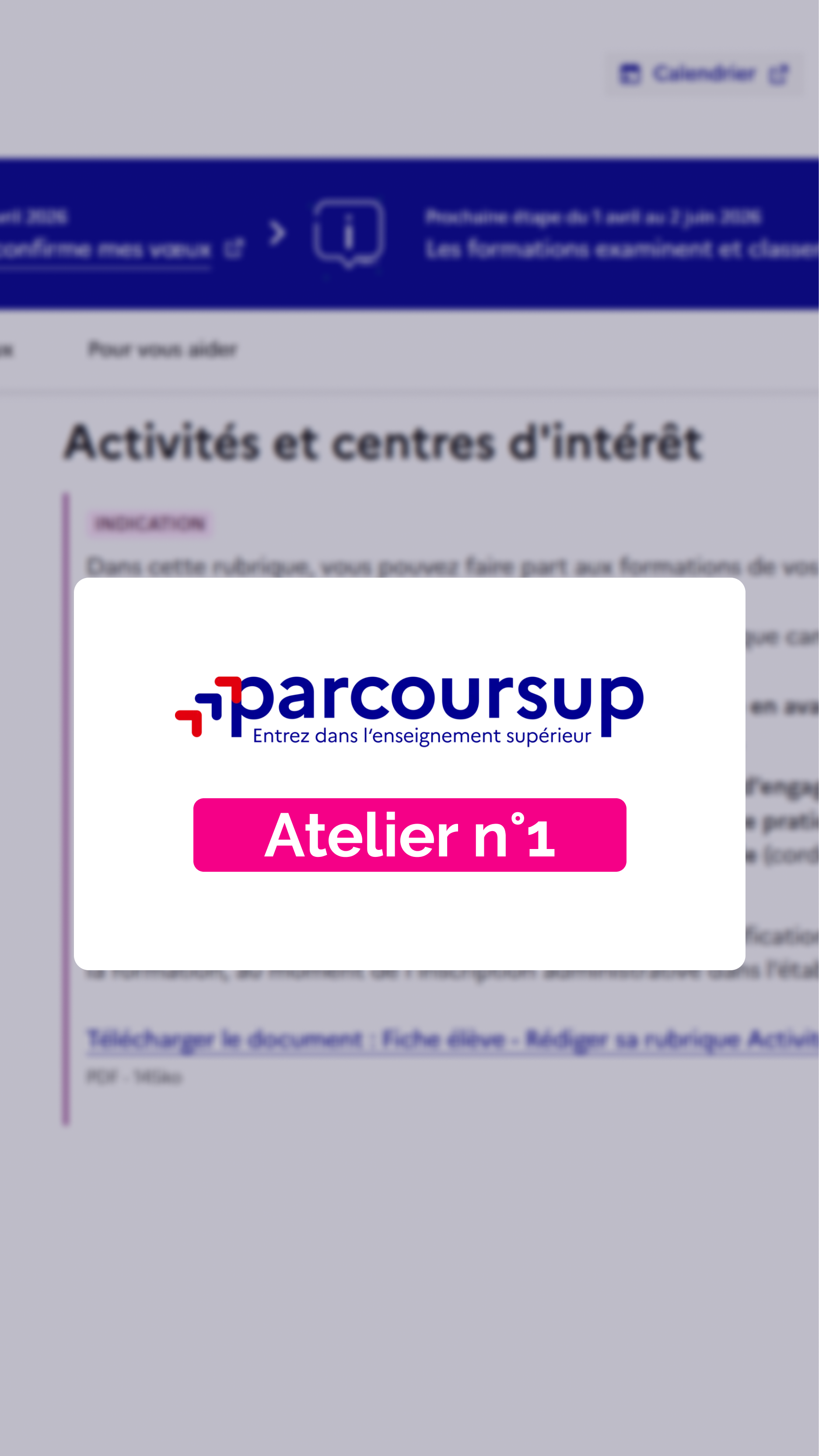 jeune fille qui participe à l'atelier N°1 : la rubrique activités